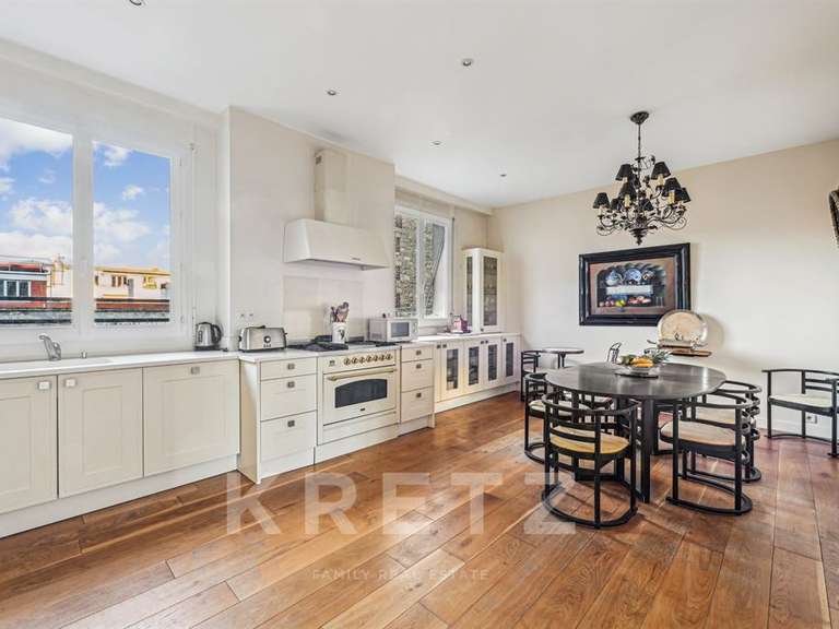 Apartment Neuilly-sur-Seine - 2 bedrooms - 145m²