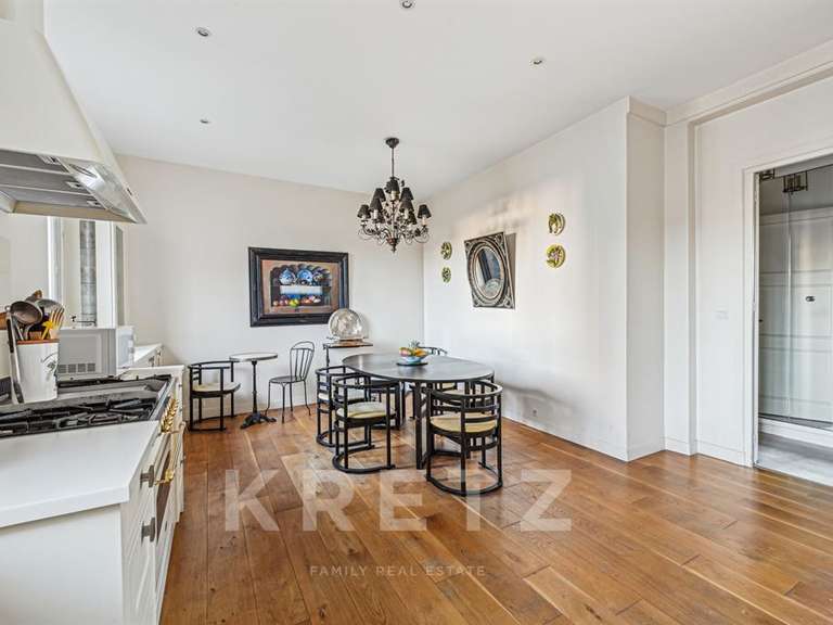 Apartment Neuilly-sur-Seine - 2 bedrooms - 145m²