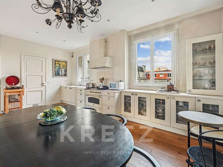Apartment Neuilly-sur-Seine - 2 bedrooms - 145m²