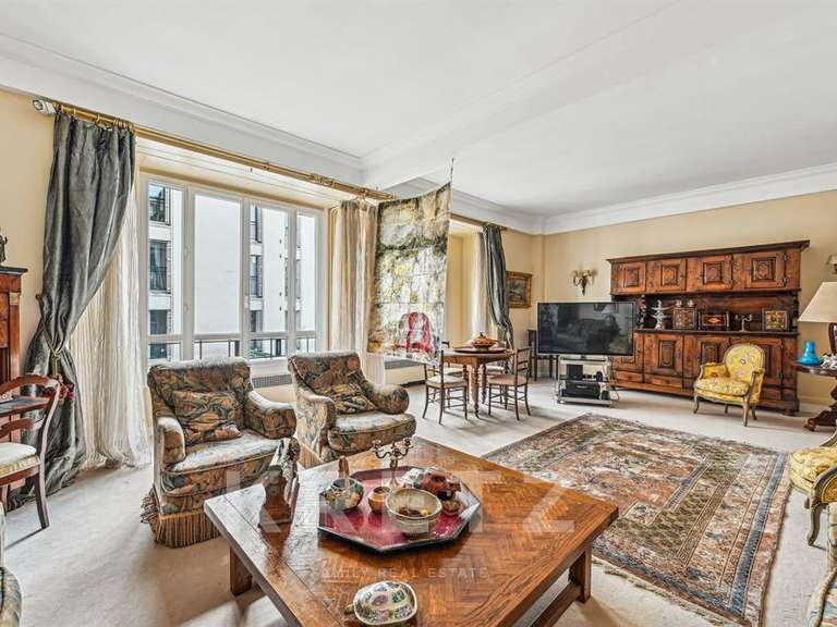 Apartment Neuilly-sur-Seine - 2 bedrooms - 145m²