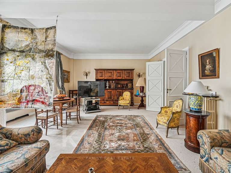 Apartment Neuilly-sur-Seine - 2 bedrooms - 145m²