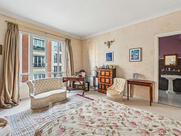 Apartment Neuilly-sur-Seine - 2 bedrooms - 145m²
