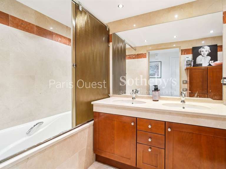 Appartement Neuilly-sur-Seine - 3 chambres - 134m²