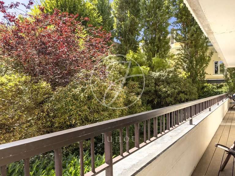 Apartment Neuilly-sur-Seine - 4 bedrooms - 197m²
