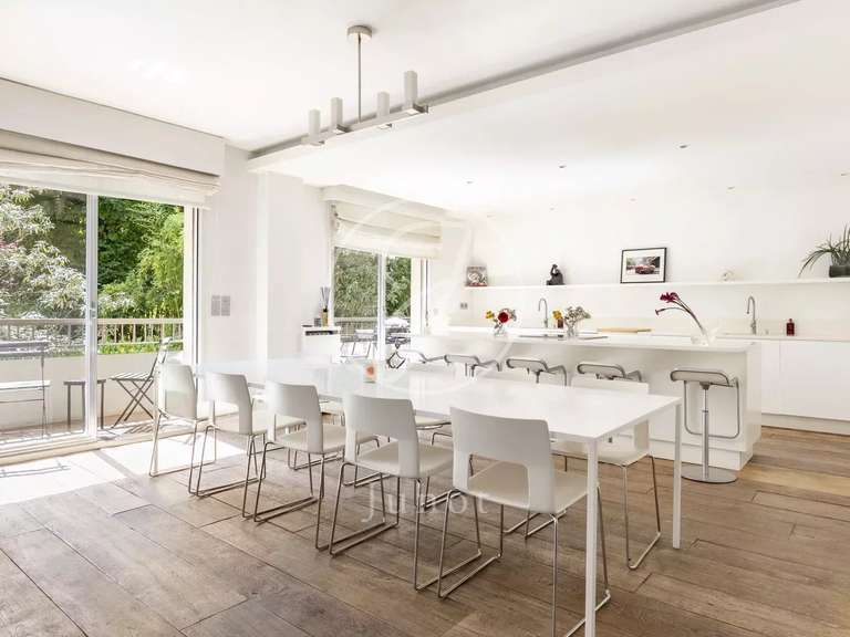 Apartment Neuilly-sur-Seine - 4 bedrooms - 197m²