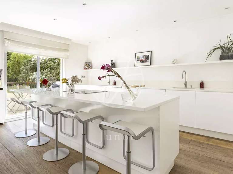 Apartment Neuilly-sur-Seine - 4 bedrooms - 197m²