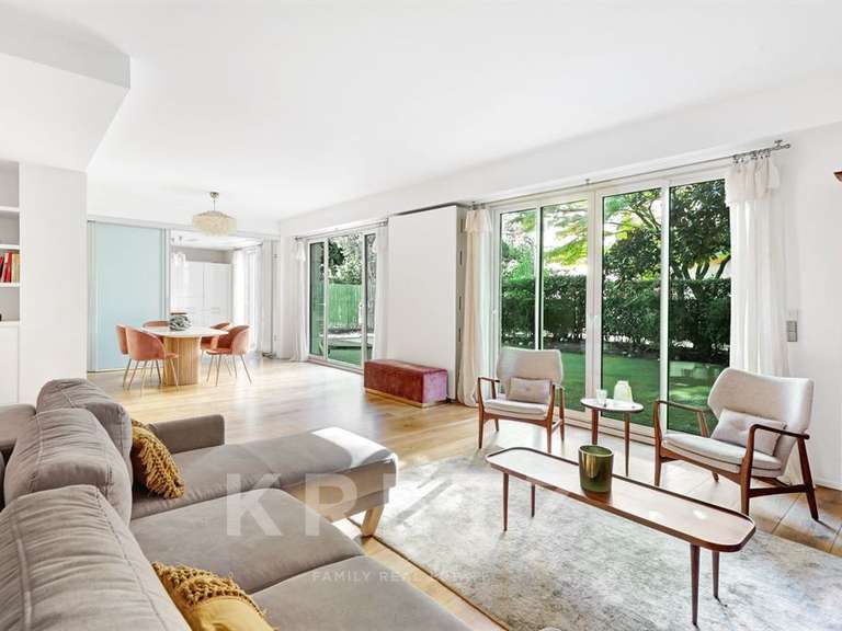 Apartment Neuilly-sur-Seine - 4 bedrooms - 226m²