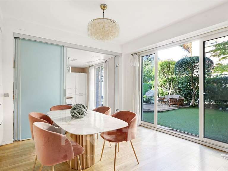 Apartment Neuilly-sur-Seine - 4 bedrooms - 226m²