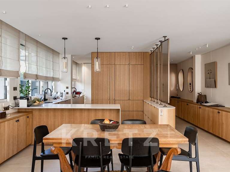 Apartment Neuilly-sur-Seine - 4 bedrooms - 211m²