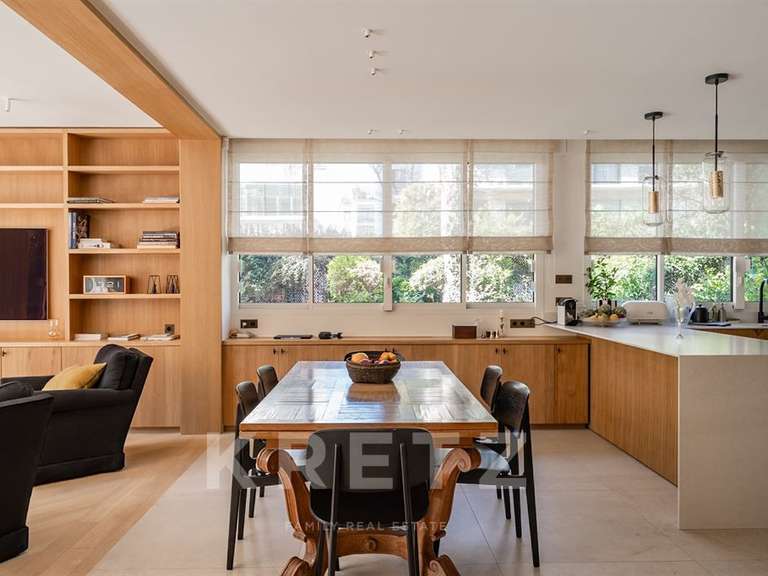 Apartment Neuilly-sur-Seine - 4 bedrooms - 211m²