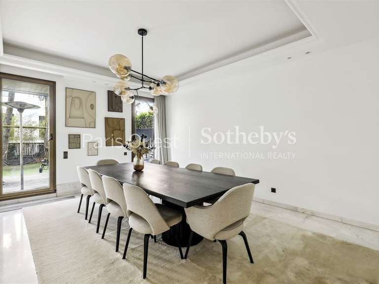 Apartment Neuilly-sur-Seine - 4 bedrooms - 200m²