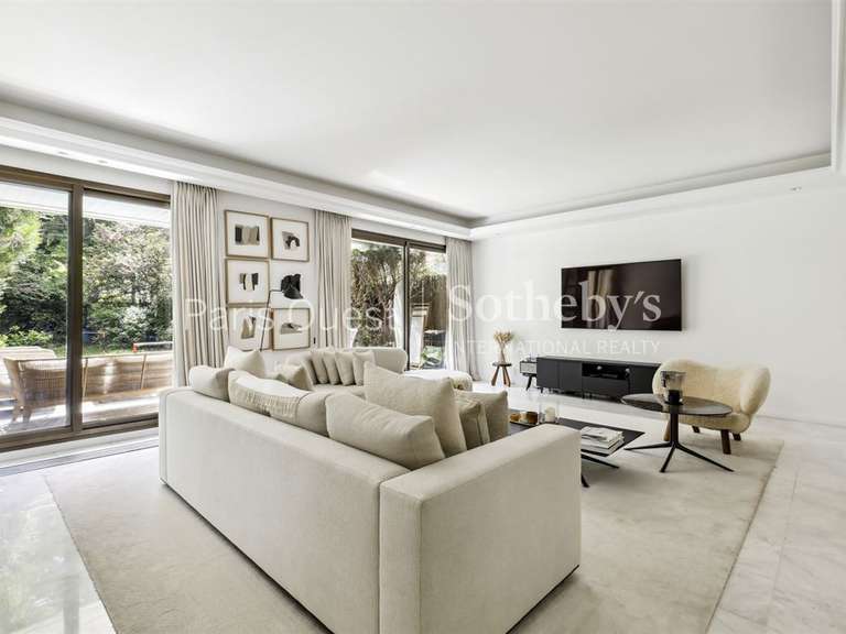 Apartment Neuilly-sur-Seine - 4 bedrooms - 200m²