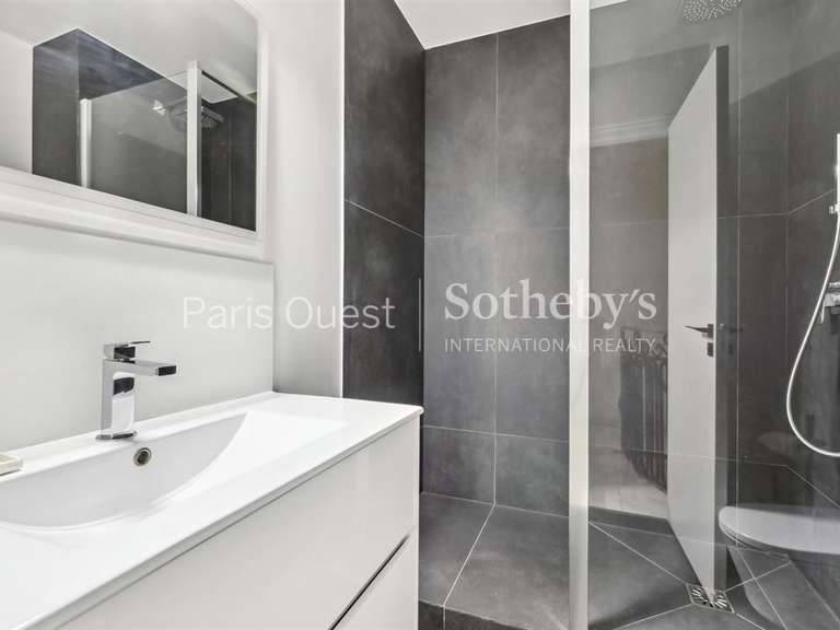 Apartment Neuilly-sur-Seine - 4 bedrooms - 200m²