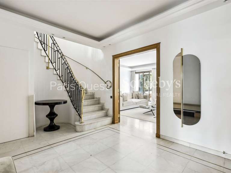 Apartment Neuilly-sur-Seine - 4 bedrooms - 200m²