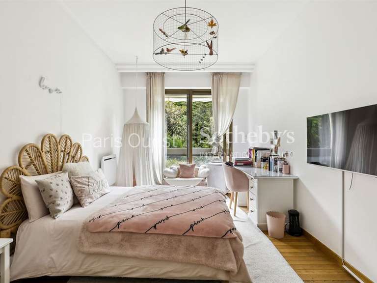 Apartment Neuilly-sur-Seine - 4 bedrooms - 200m²