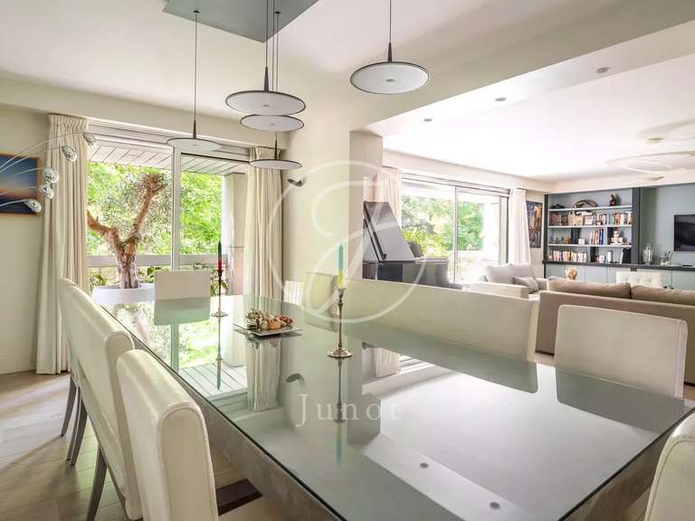 Appartement Neuilly-sur-Seine - 5 chambres - 243m²