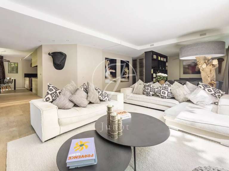 Appartement Neuilly-sur-Seine - 3 chambres - 168m²