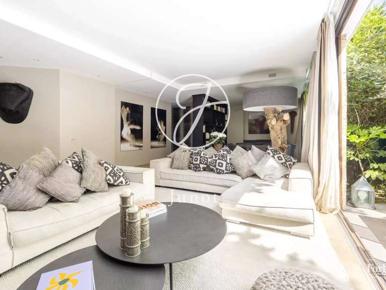 Appartement Neuilly-sur-Seine - 3 chambres - 168m²