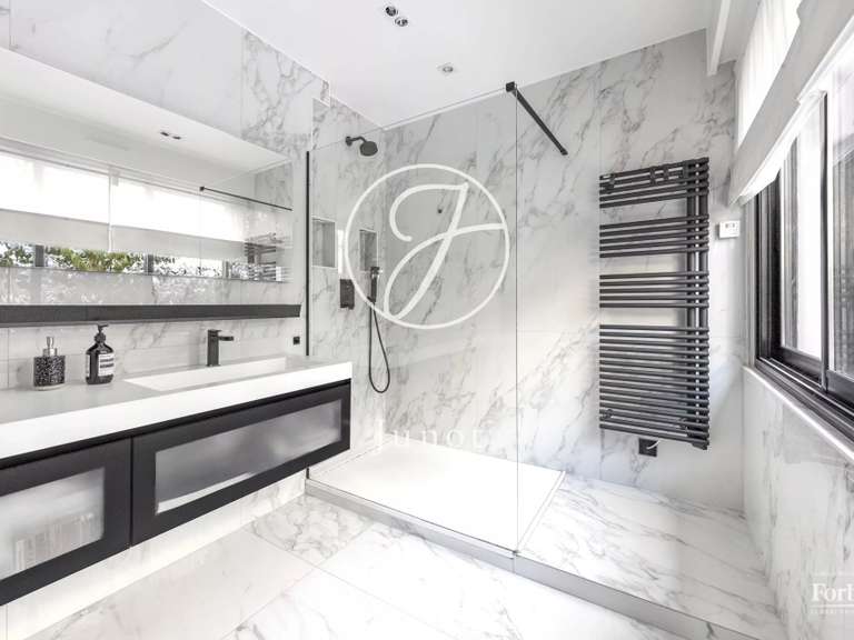 Apartment Neuilly-sur-Seine - 3 bedrooms - 122m²