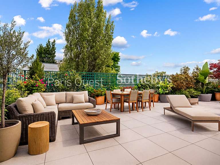 Apartment Neuilly-sur-Seine - 2 bedrooms - 147m²