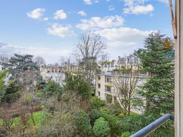 Apartment Neuilly-sur-Seine - 3 bedrooms - 121m²
