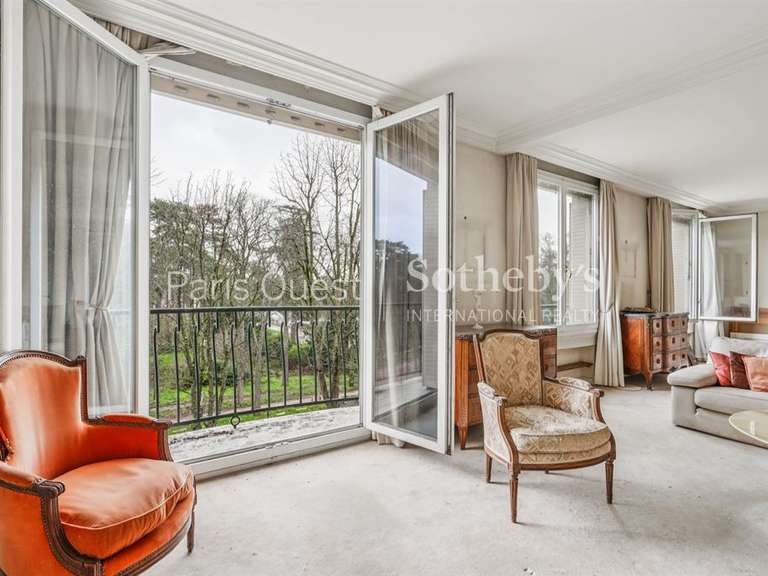 Apartment Neuilly-sur-Seine - 3 bedrooms - 121m²