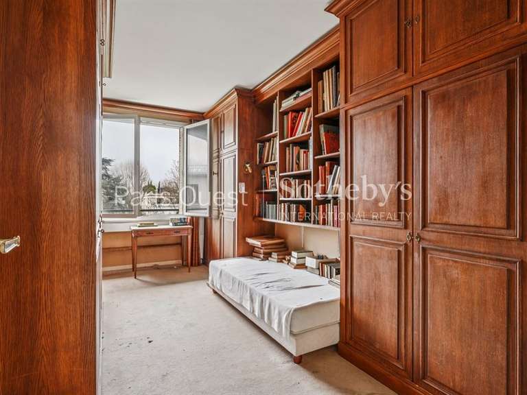 Apartment Neuilly-sur-Seine - 3 bedrooms - 121m²