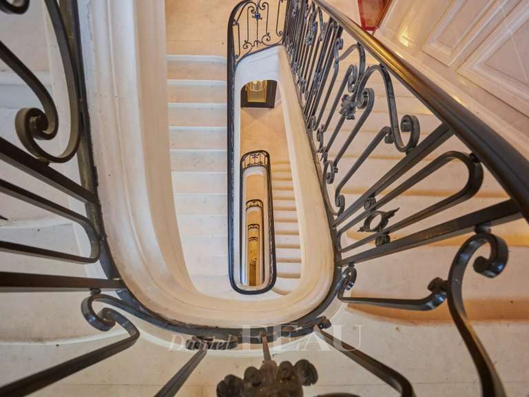 Appartement Neuilly-sur-Seine - 4 chambres - 220m²