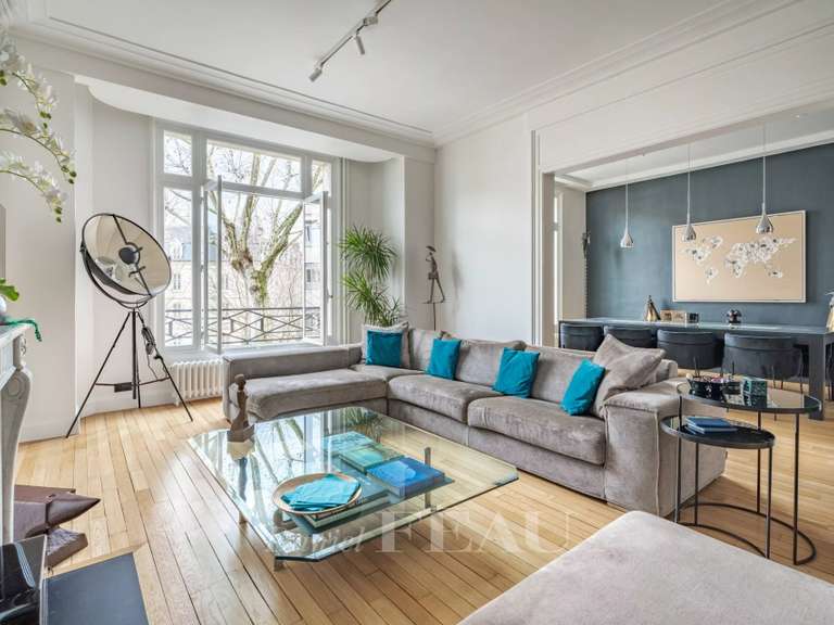 Apartment Neuilly-sur-Seine - 4 bedrooms - 240m²