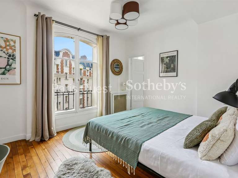 Apartment Neuilly-sur-Seine - 4 bedrooms - 150m²