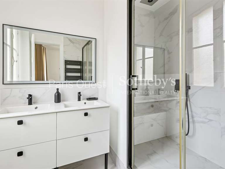 Apartment Neuilly-sur-Seine - 4 bedrooms - 150m²