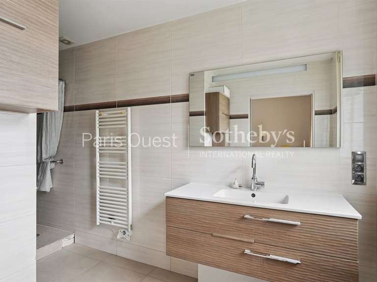 Apartment Neuilly-sur-Seine - 3 bedrooms - 194m²