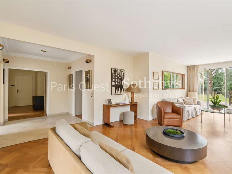 Apartment Neuilly-sur-Seine - 3 bedrooms - 194m²