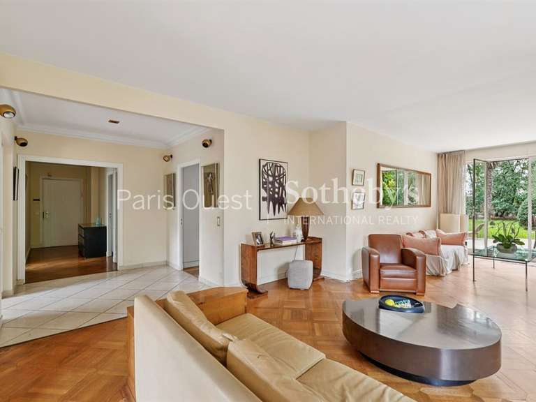 Apartment Neuilly-sur-Seine - 3 bedrooms - 194m²