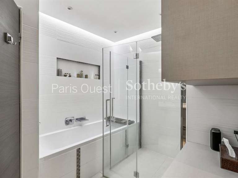 Apartment Neuilly-sur-Seine - 3 bedrooms - 125m²