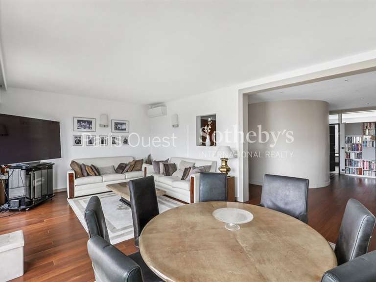 Apartment Neuilly-sur-Seine - 3 bedrooms - 125m²