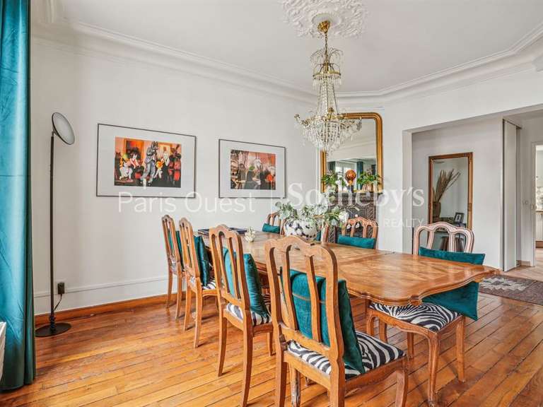Apartment Neuilly-sur-Seine - 4 bedrooms - 120m²