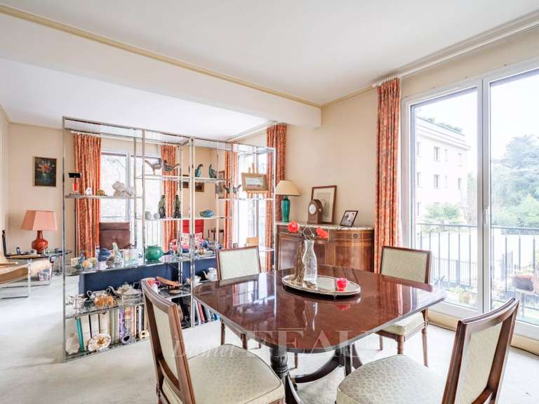 Apartment Neuilly-sur-Seine - 4 bedrooms - 127m²
