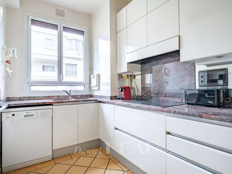 Apartment Neuilly-sur-Seine - 4 bedrooms - 127m²
