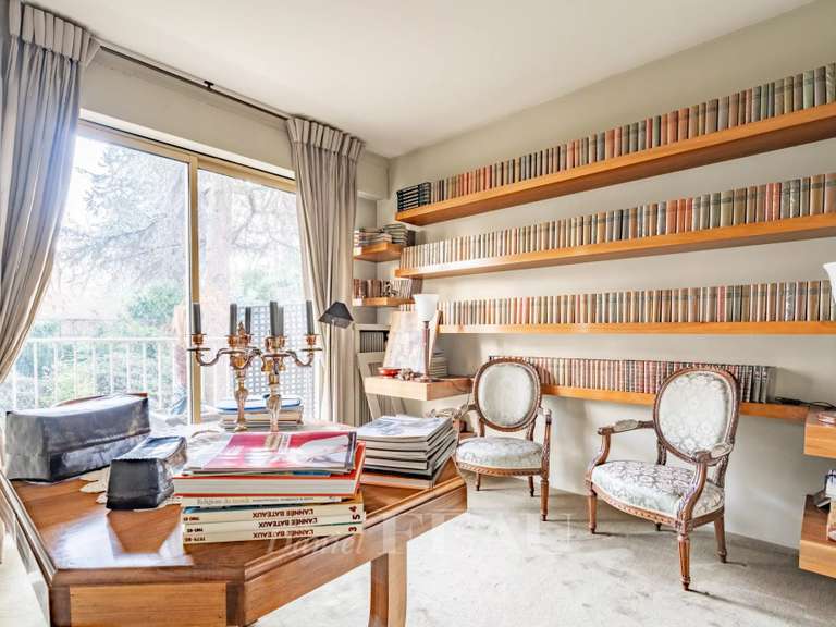 Apartment Neuilly-sur-Seine - 3 bedrooms - 105m²