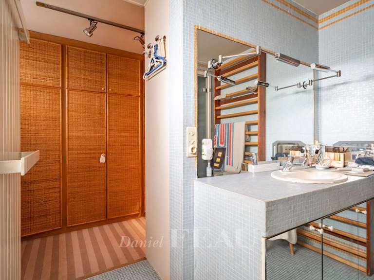 Apartment Neuilly-sur-Seine - 3 bedrooms - 105m²