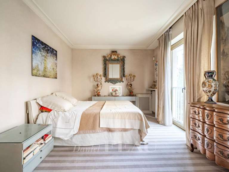 Apartment Neuilly-sur-Seine - 3 bedrooms - 105m²