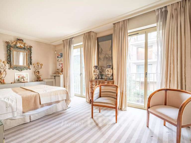 Apartment Neuilly-sur-Seine - 3 bedrooms - 105m²