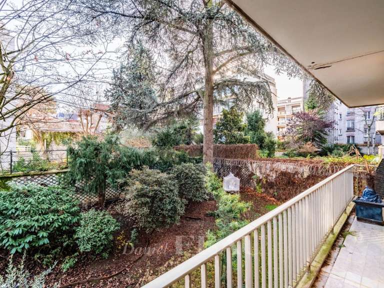 Apartment Neuilly-sur-Seine - 3 bedrooms - 105m²