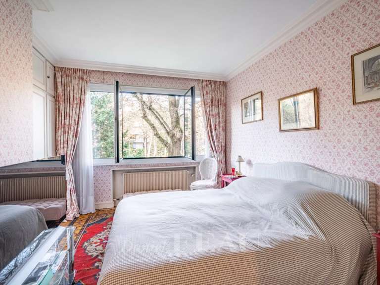 Apartment Neuilly-sur-Seine - 2 bedrooms - 119m²