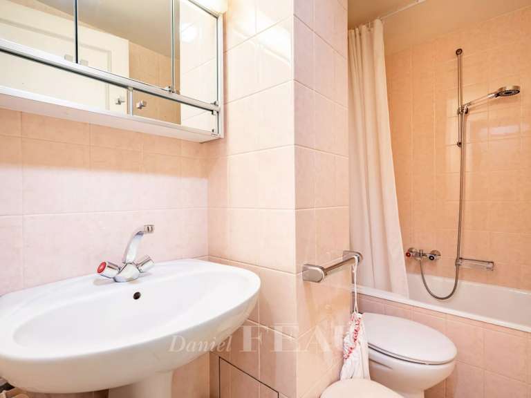 Apartment Neuilly-sur-Seine - 2 bedrooms - 119m²