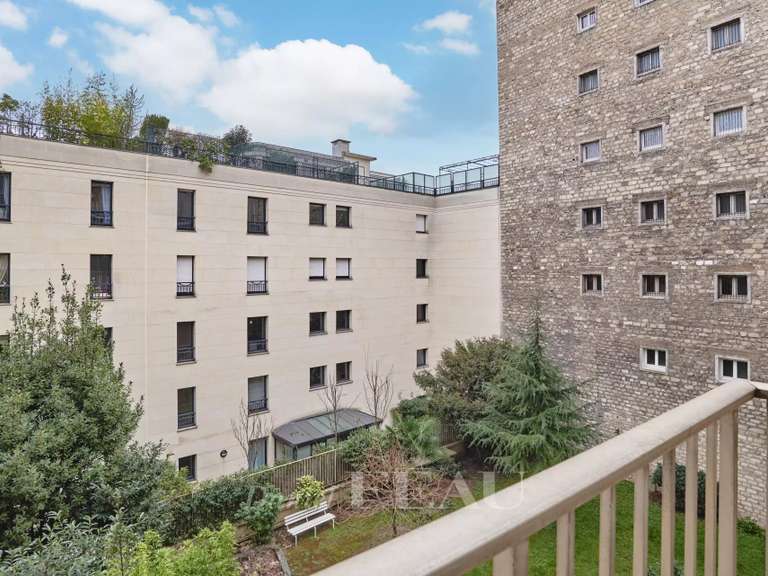 Apartment Neuilly-sur-Seine - 3 bedrooms - 150m²