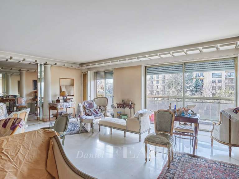 Apartment Neuilly-sur-Seine - 3 bedrooms - 150m²