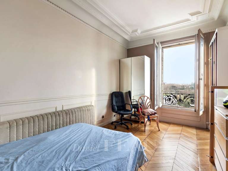 Apartment Neuilly-sur-Seine - 4 bedrooms - 179m²
