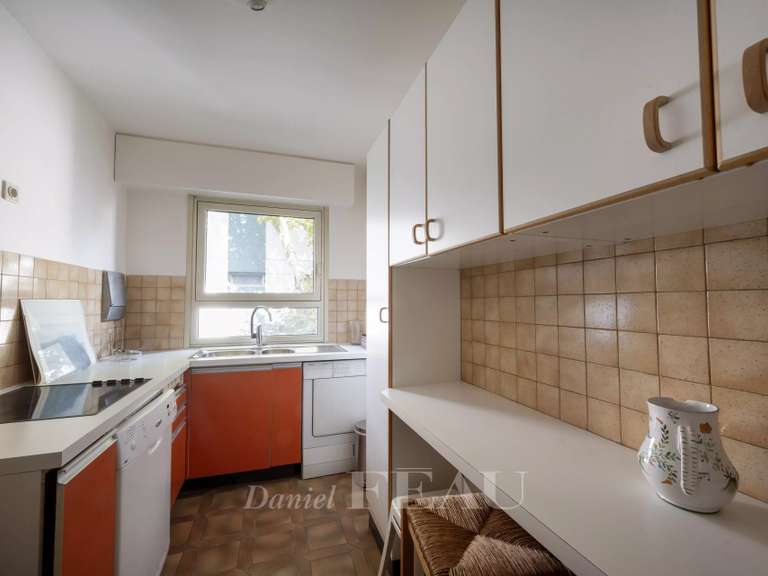 Apartment Neuilly-sur-Seine - 4 bedrooms - 211m²